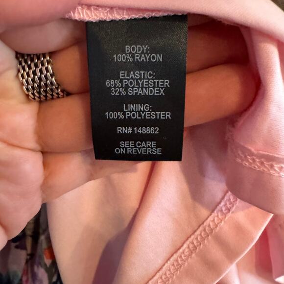 Torrid Off Shoulder Maxi Dress Pink Floral Smocked Hi-Low Hem Short Sleeve Sz 2X - Picture 3 of 5